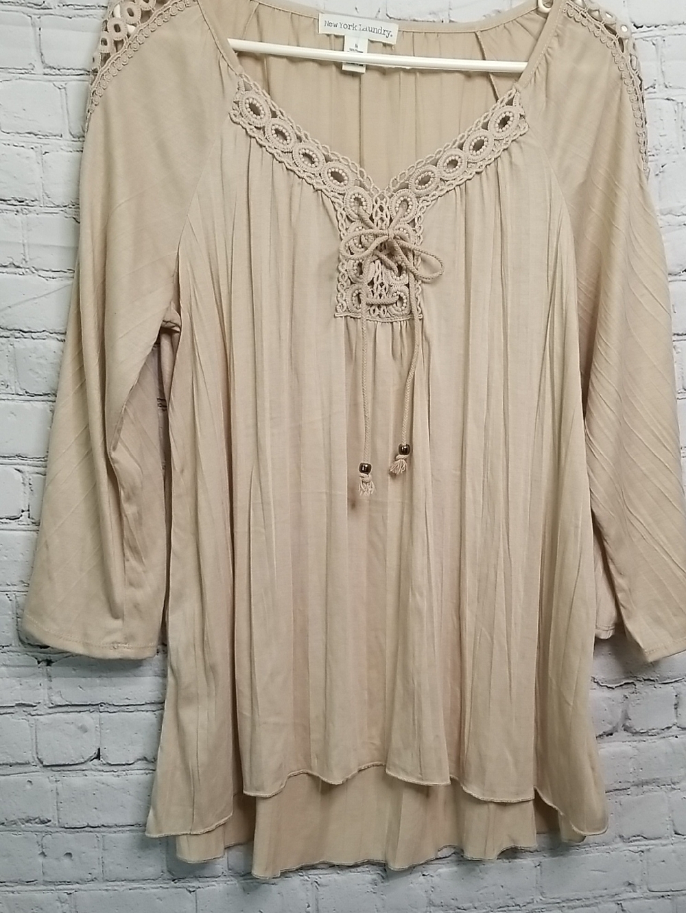 New York Laundry Embroidered Sleeve Neckline Top Medium